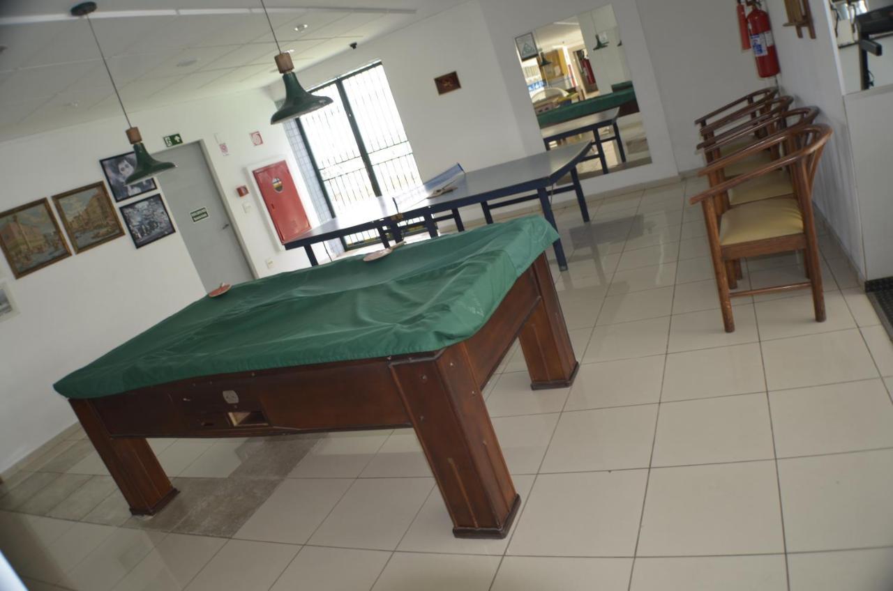Constantino Hotel E Eventos Juiz de Fora Bagian luar foto A pool table at the station
