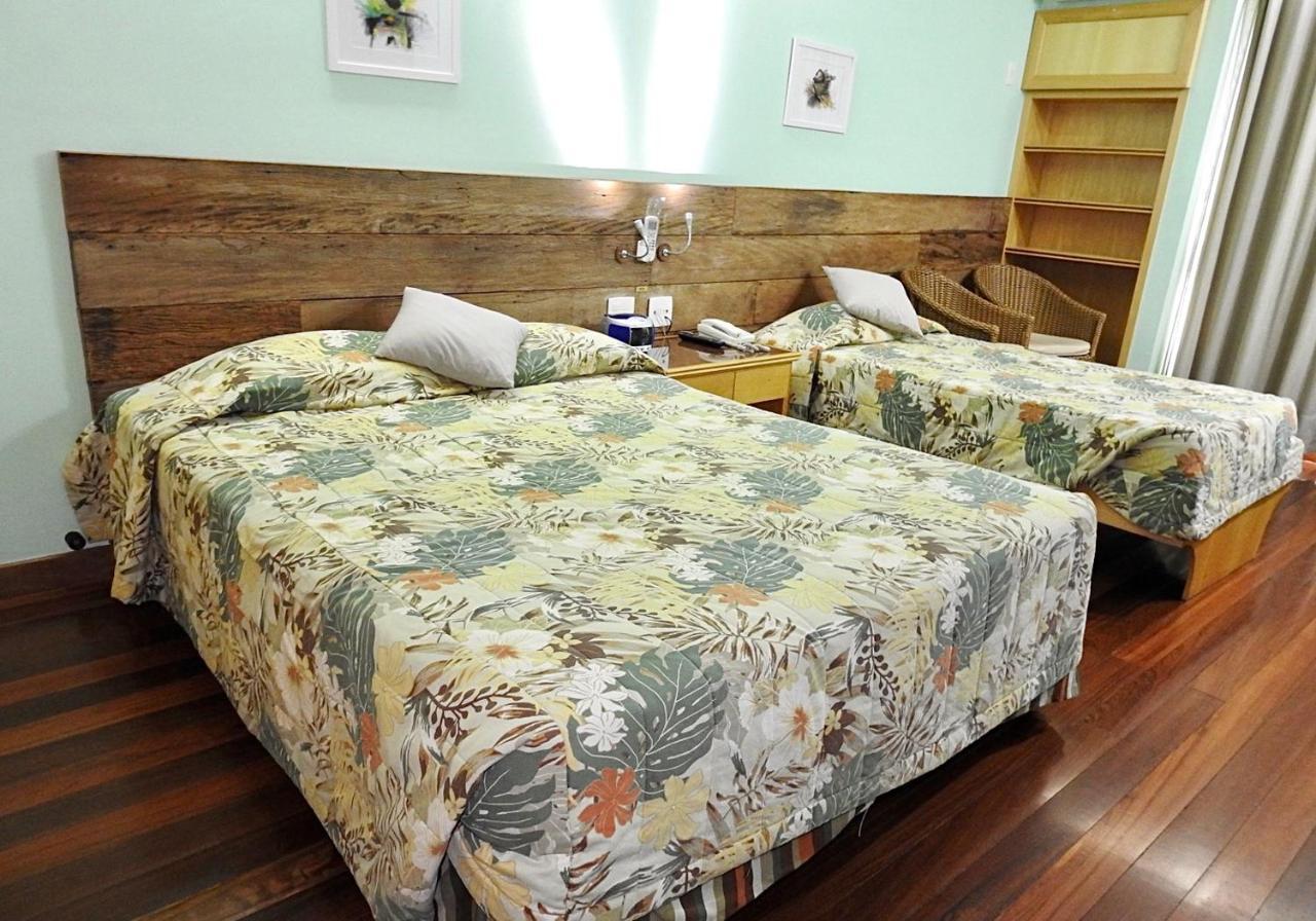 Constantino Hotel E Eventos Juiz de Fora Bagian luar foto A room at the hotel
