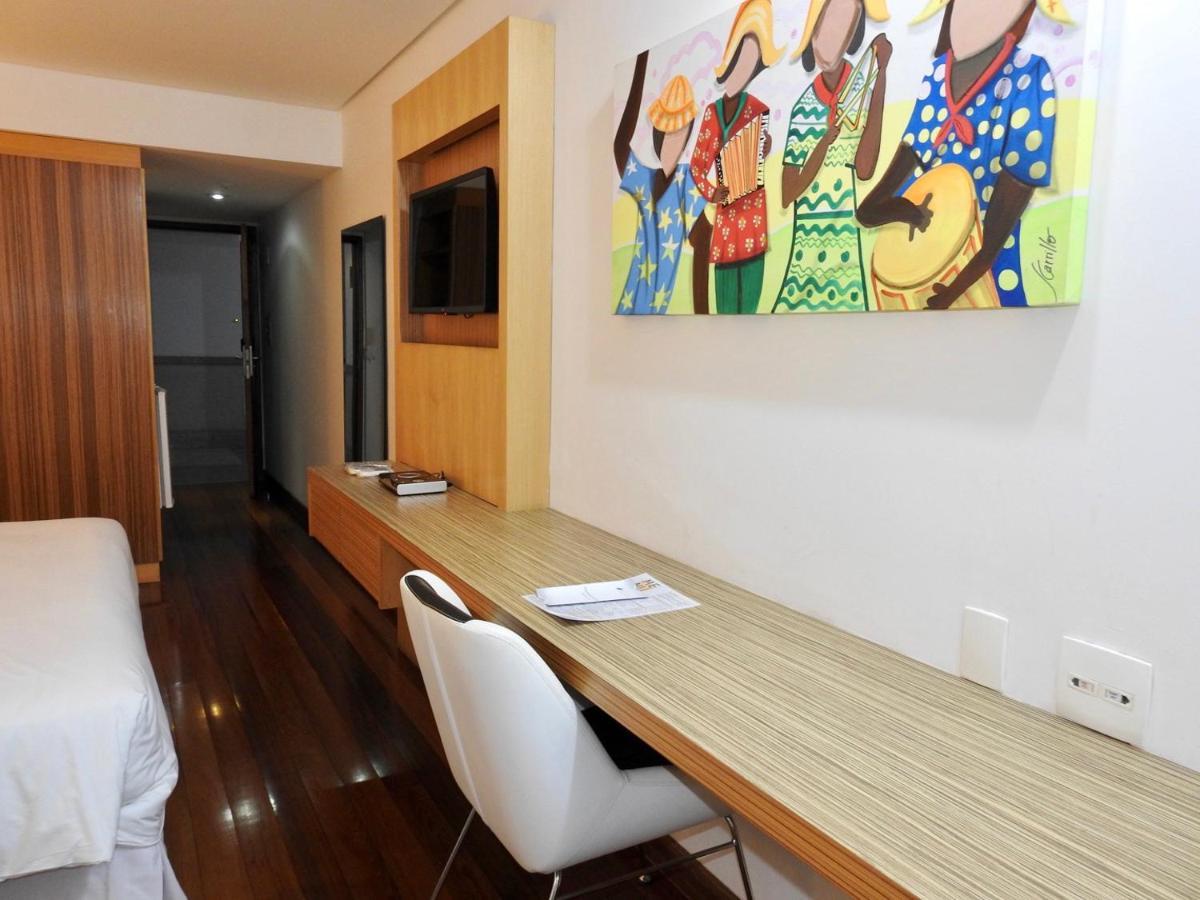 Constantino Hotel E Eventos Juiz de Fora Bagian luar foto A room at the hotel