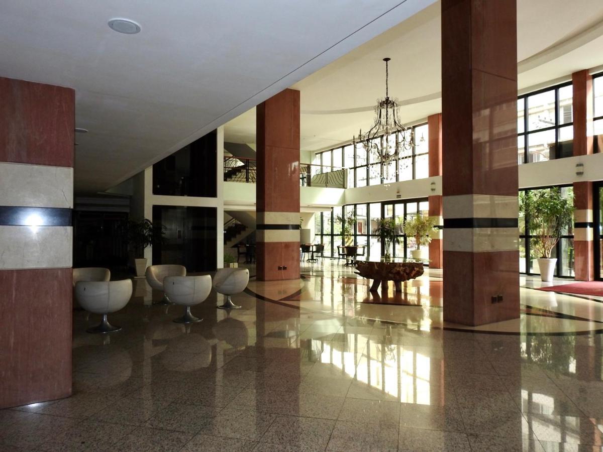 Constantino Hotel E Eventos Juiz de Fora Bagian luar foto Lobby of the hotel
