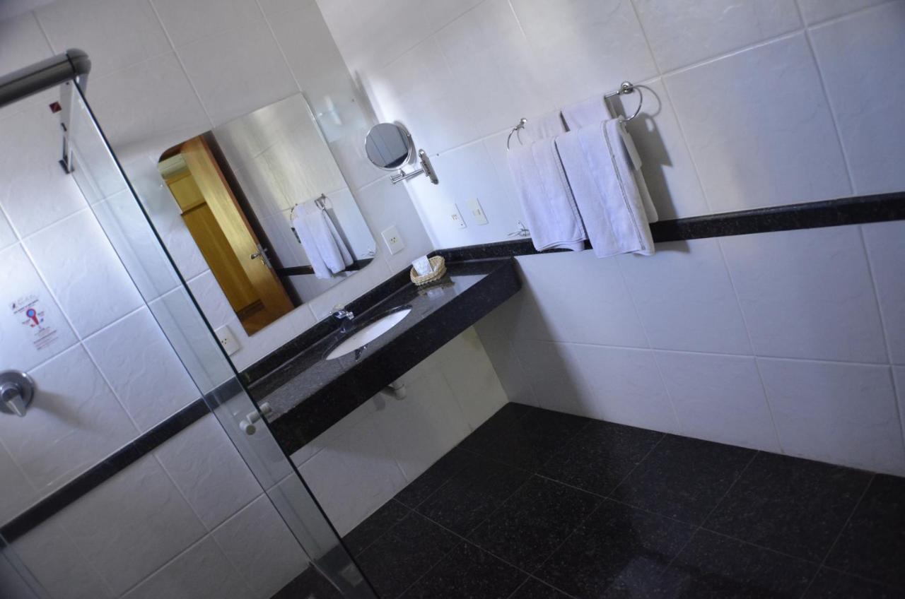 Constantino Hotel E Eventos Juiz de Fora Bagian luar foto Bathroom